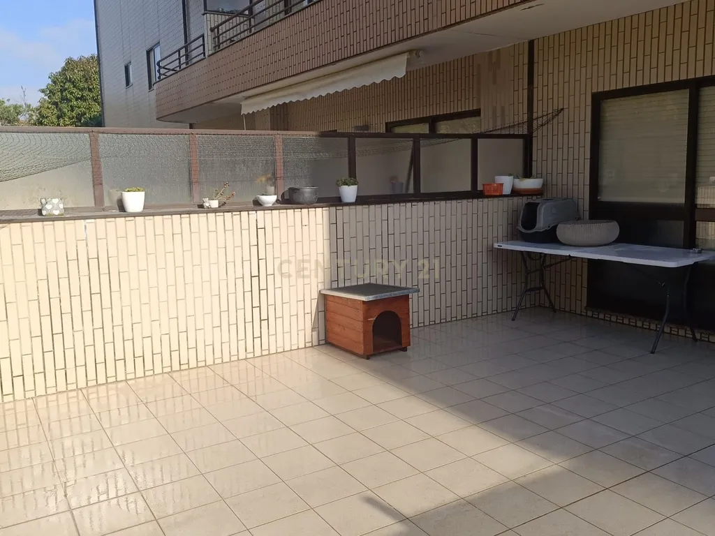 T2 com Terraço, Box, Condomínio Fechado no Centro de Arcozelo - Image 13