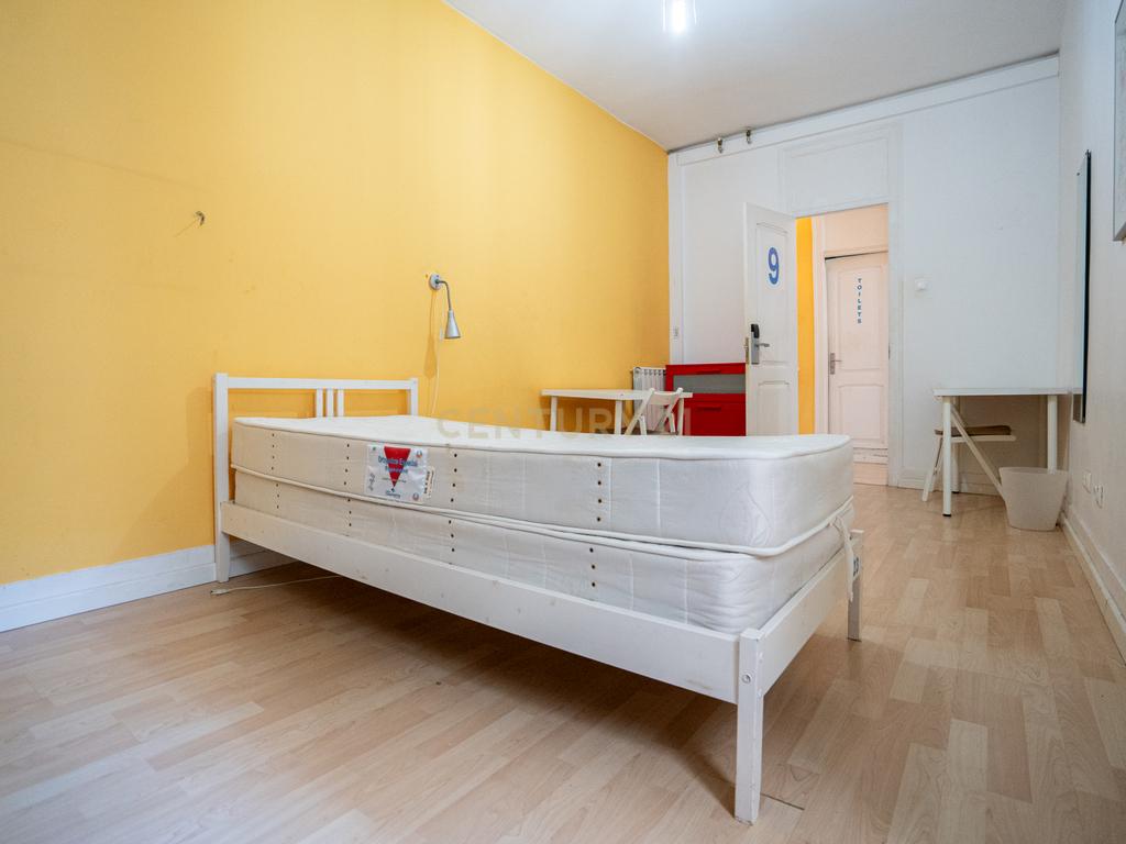 Apartamento Único com Vista sobre o Campo Pequeno – Lisboa - Image 30