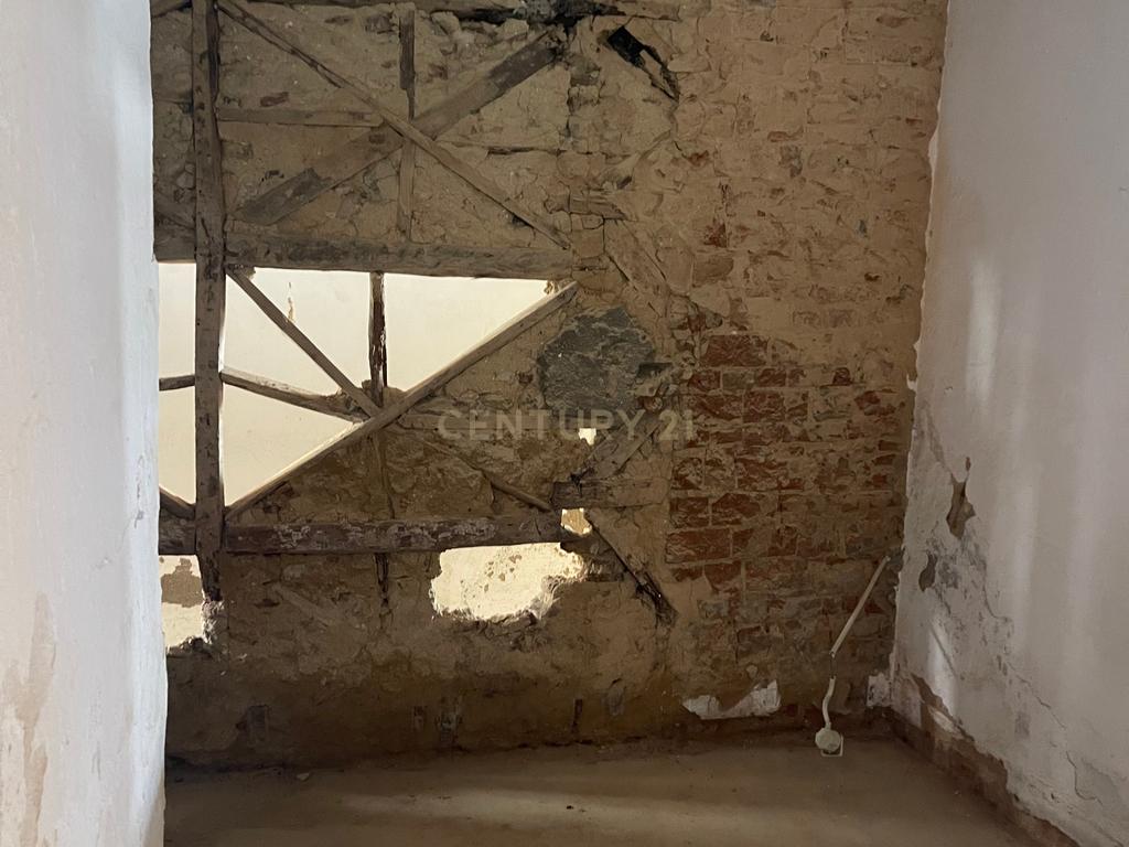 Apartamento T3 duplex Novo no centro de Setubal - Image 8