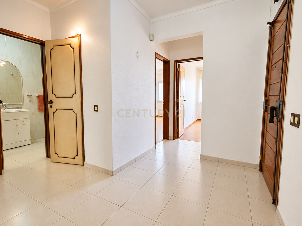 T3 no Bairro do Montalvão – Conforto, centralidade e qualidade de vida em Setúbal - Image 10