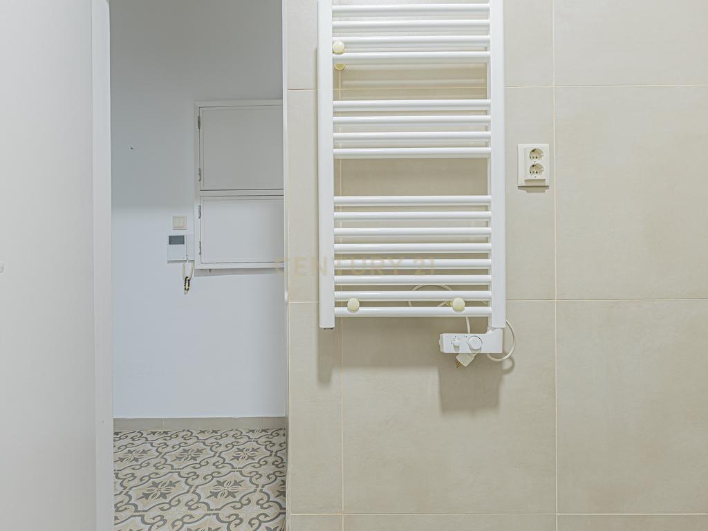APARTAMENTO REMODELADO NO CENTRO DA COSTA DE CAPARICA - Image 19