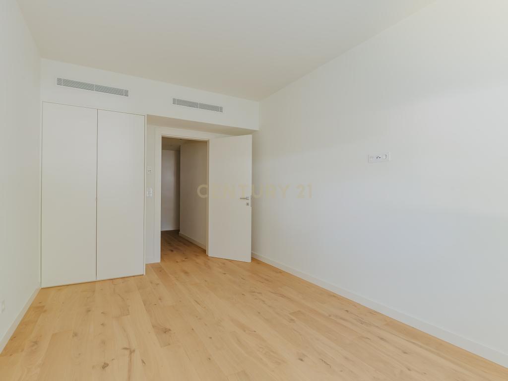 Apartamento T2 Novo a estrear em Areeiro - Image 13