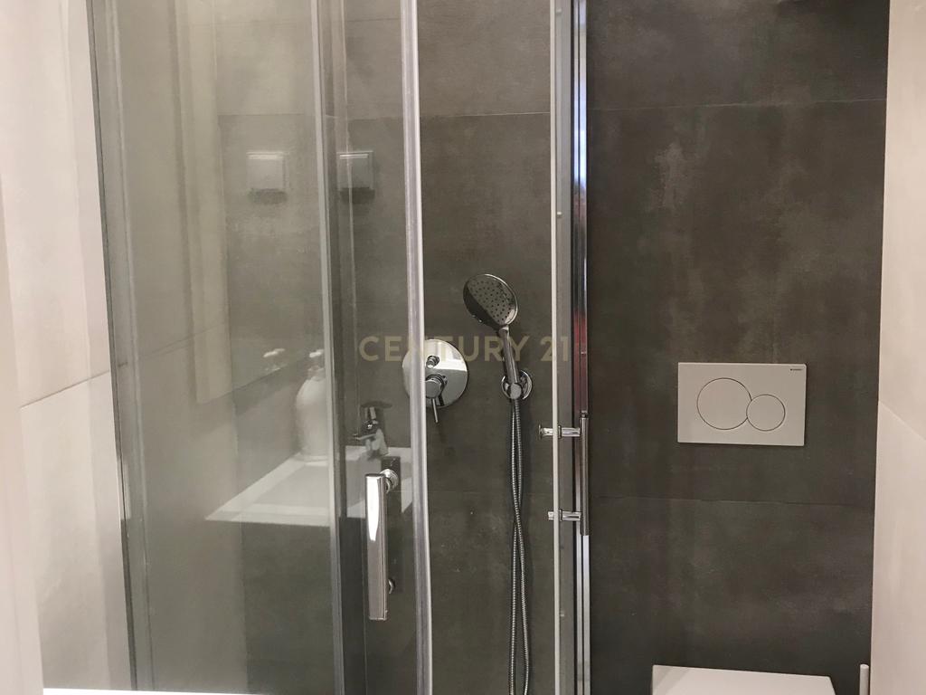 T1 remodelado com varanda no coração de Alfama - Image 14
