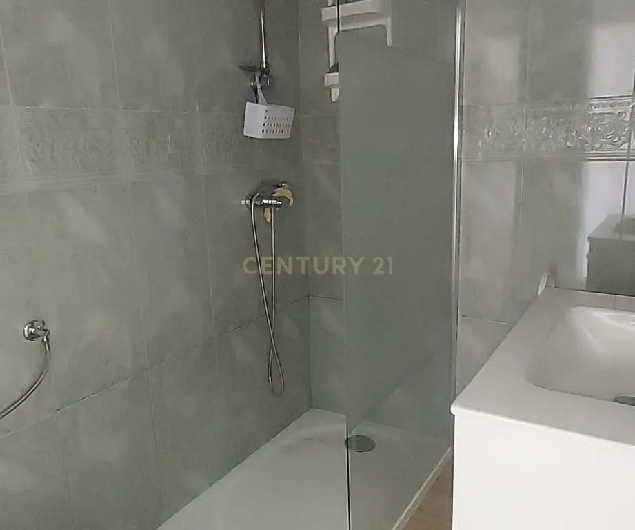Apartamento T2 Renovado com cozinha equipada - Odivelas - Image 16