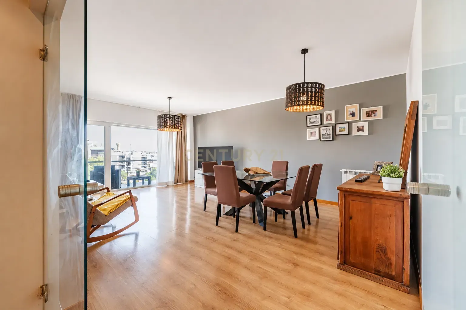 Fotografia 7 de T3 Exclusivo com 161 m², Vista Mar e Potencial para Duplex | Quinta de Santa Teresa