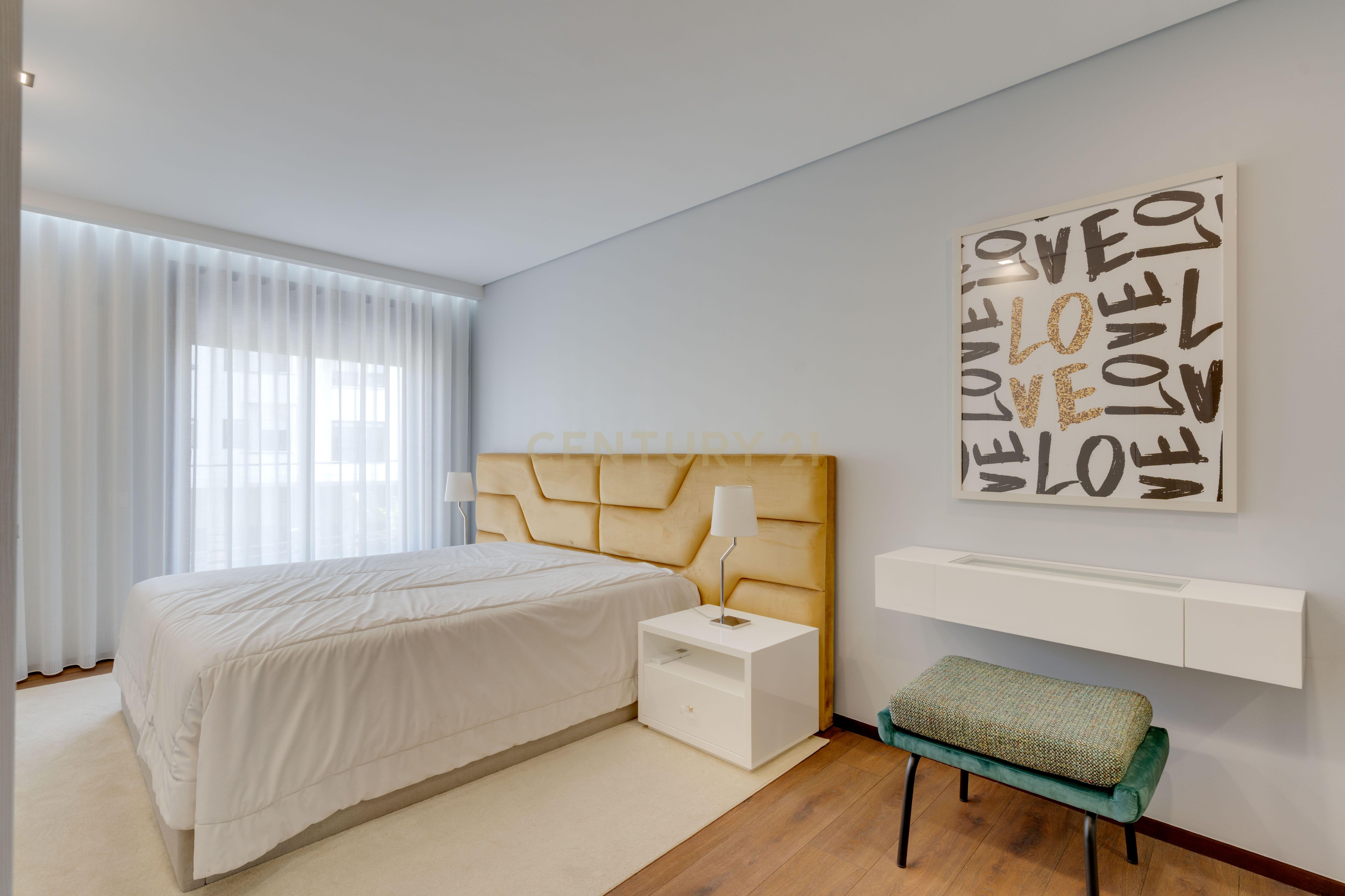 Apartamento T3 como Novo com Vista Mar em Espinho - Image 10