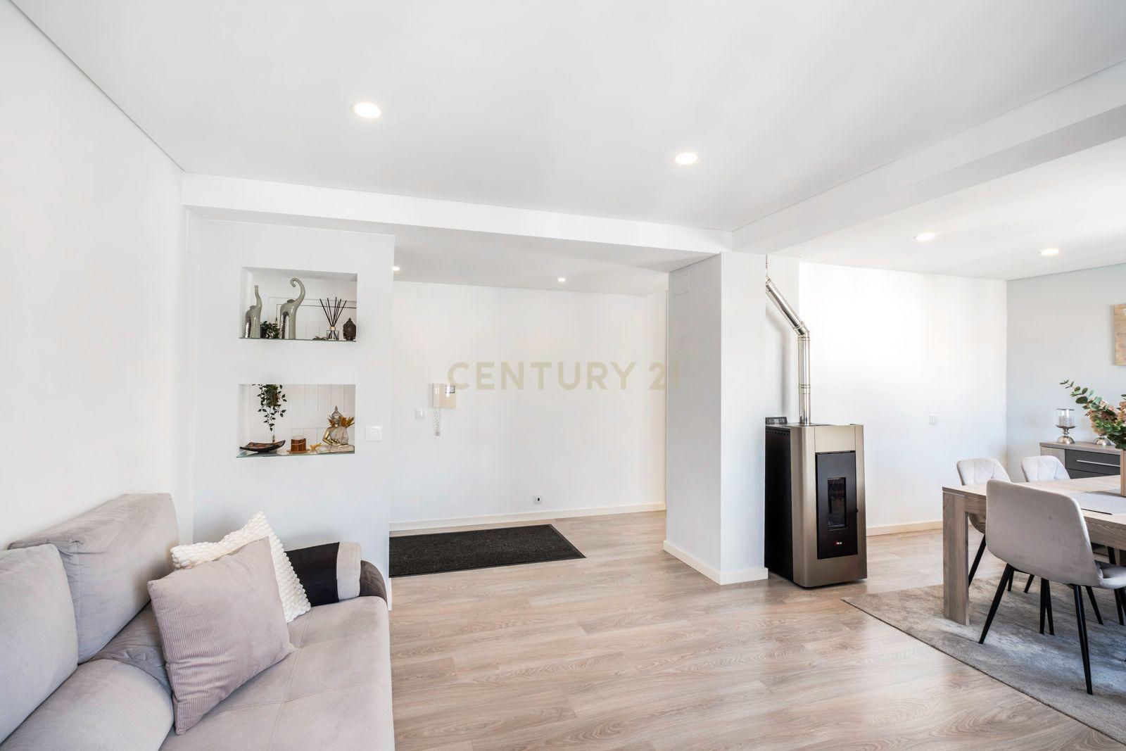 Fotografia 6 de Apartamento T2 Totalmente Remodelado |  No centro da vila de Mafra