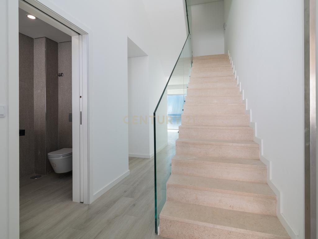 Condomínio Villas d’Ouro – Exclusividade e Conforto no Coração de Sesimbra - Image 35
