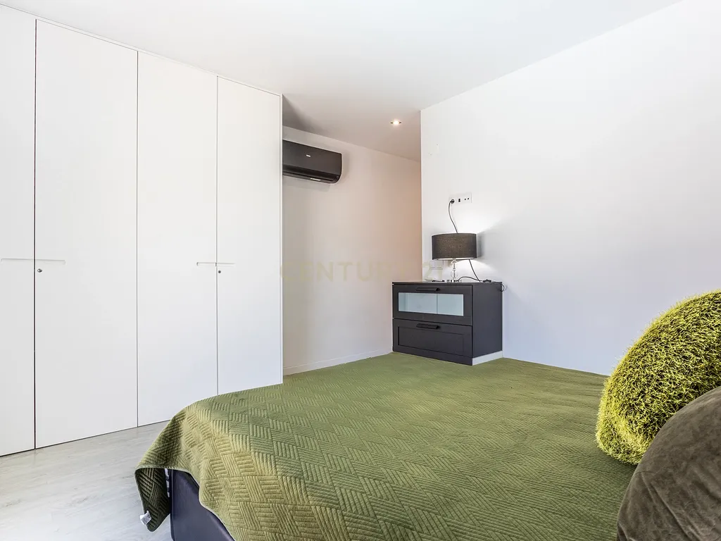 Moradia Contemporânea com Piscina a 5 minutos das praias da Costa da Caparica - Image 25