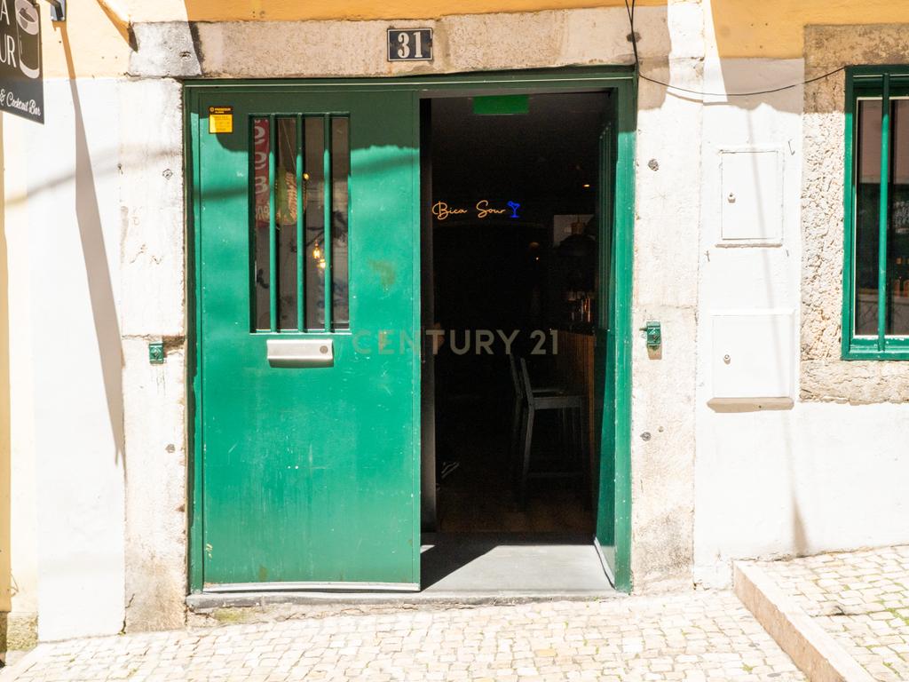 Restaurante Pronto a Funcionar na Emblemática Rua da Bica – Uma Oportunidade Única no Coração de Lisboa - Image 27