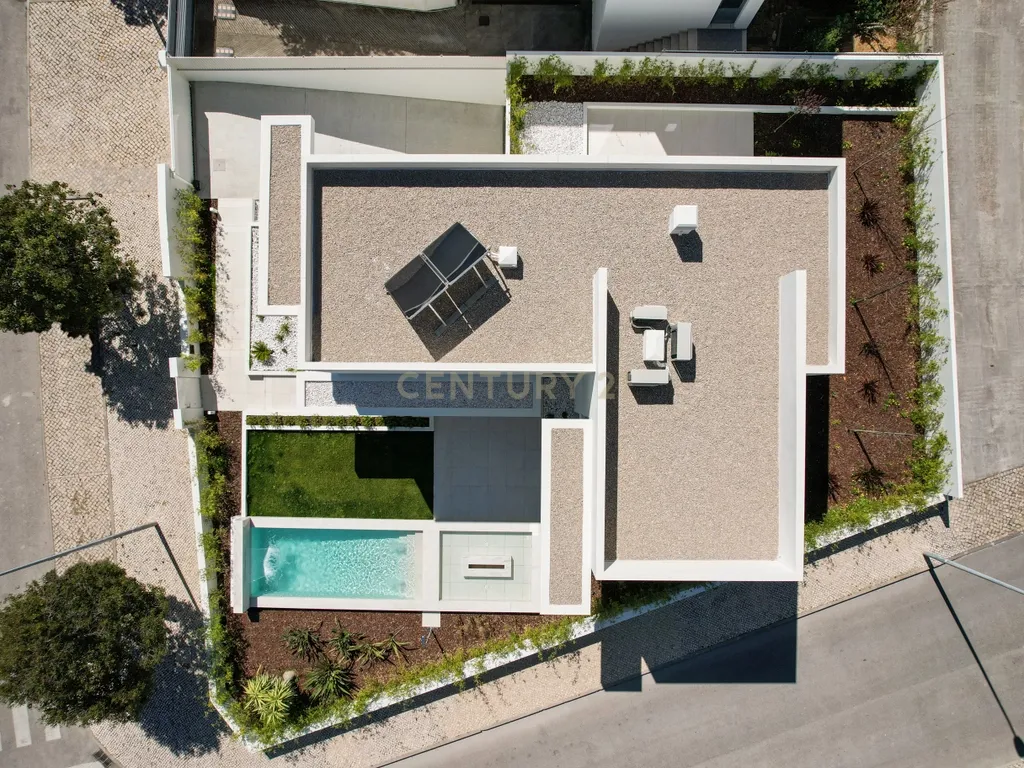 Exclusividade e Sofisticação. A Sua Nova Casa de Luxo no Algarve – Moradia Isolada com 3 Suites! - Image 4