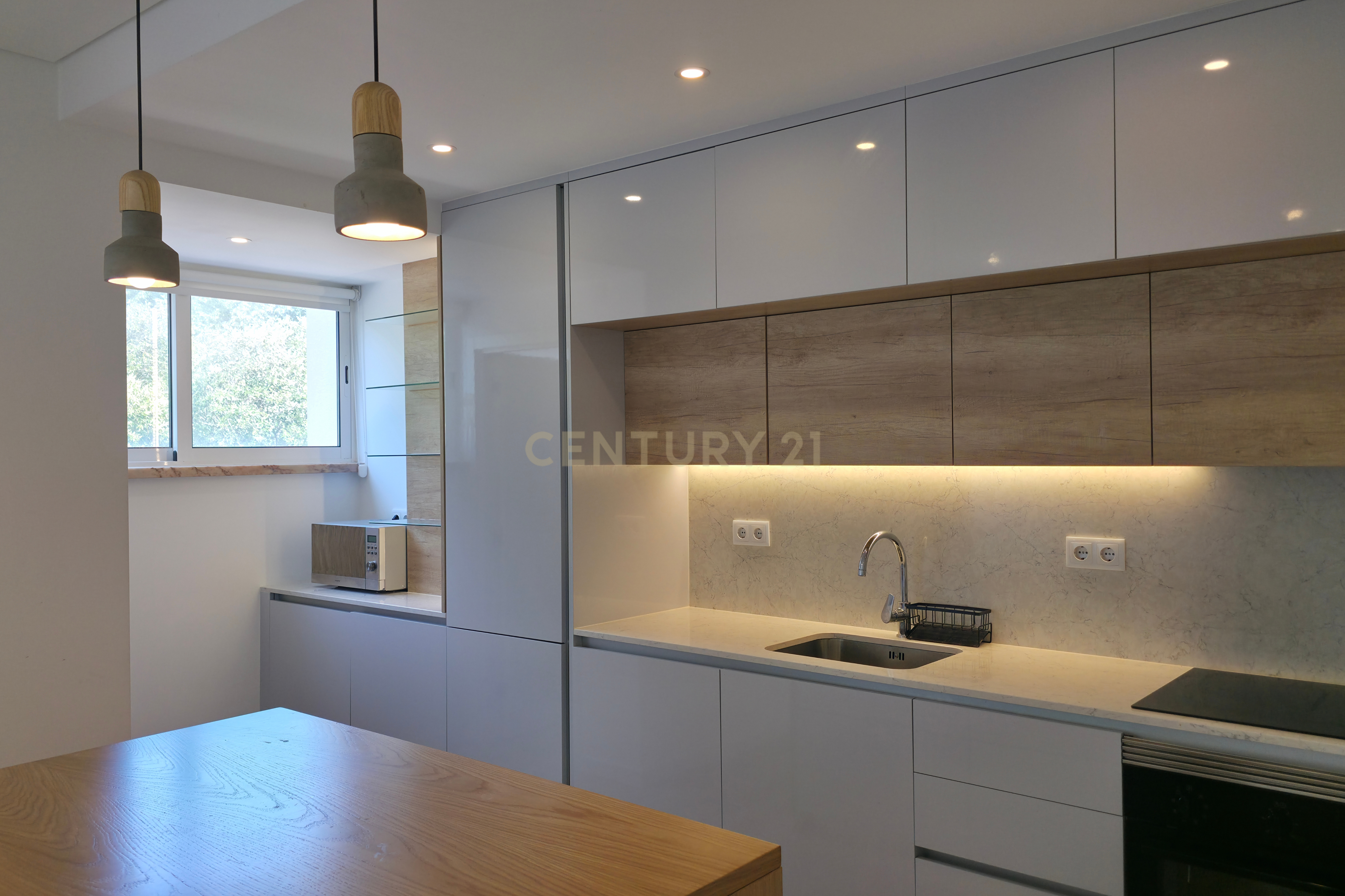 Apartamento T2 Remodelado, Oeiras. - View 2