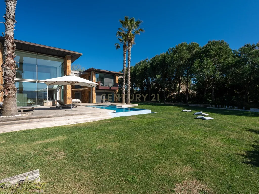 Moradia Exclusiva em Primeira Linha de Mar com Piscina Infinita / Tróia-Carvalhal - Image 70