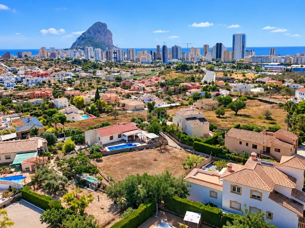 Terreno urbano em Garduix, Calpe, ideal para construir uma moradia independente à medida - Image 4