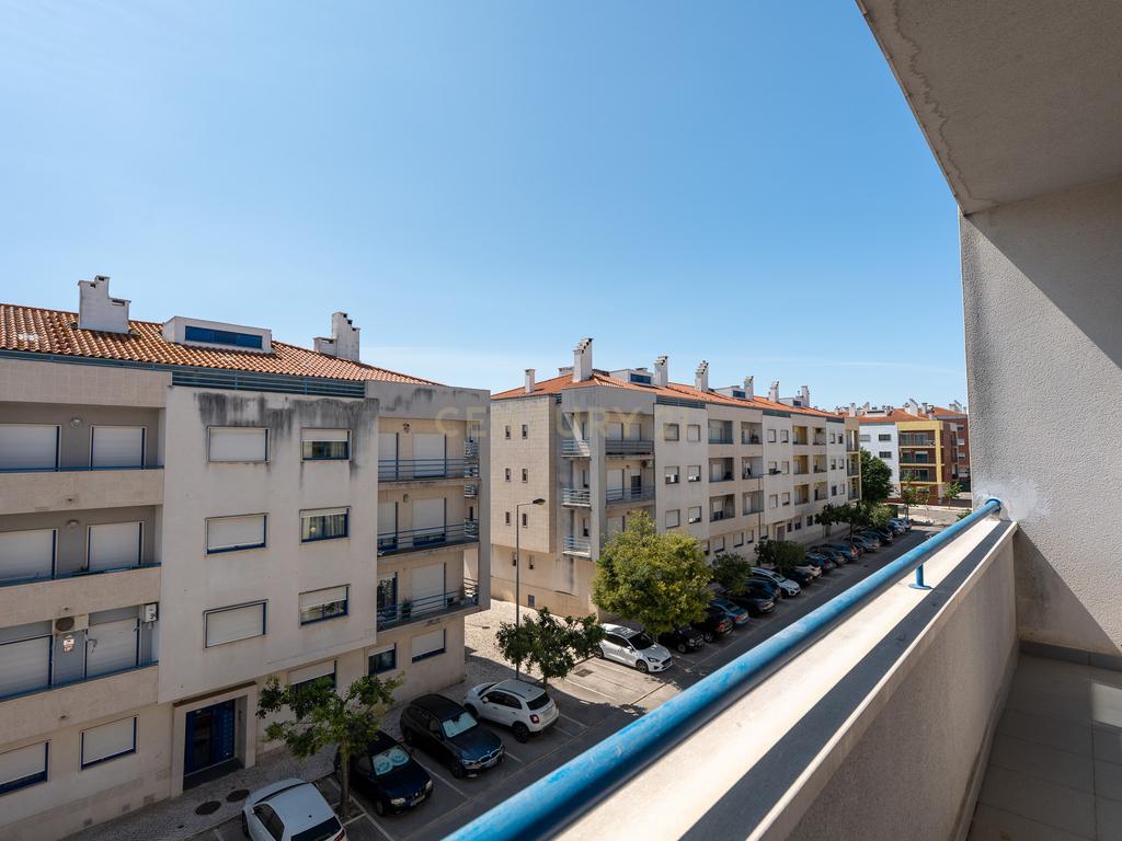 Apartamento T3 Janelas do Parque no Montijo - Image 25