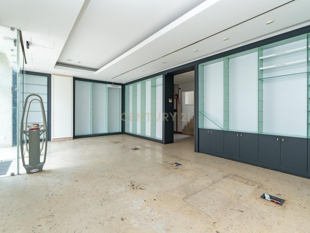 Loja para Arrendamento na Prestigiada Avenida João XXI – Lisboa - Image 1