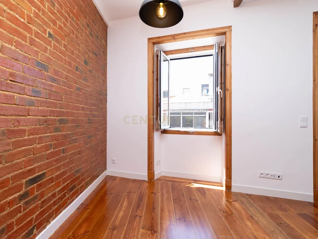 Apartamento T3 transformado em t2, totalmente remodelado - coração de Lisboa - Image 4