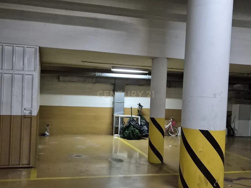 Espaçoso Apartamento T4 no Parque das Nações, Lisboa, com Garagem - Image 27