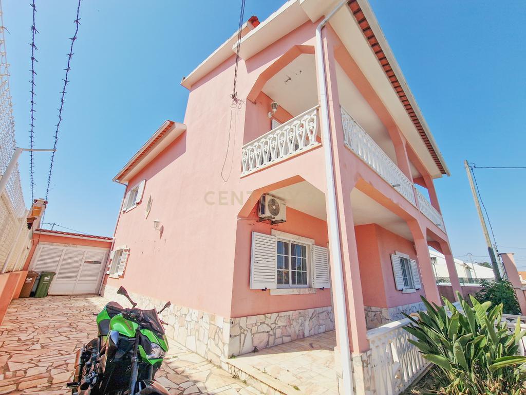 Moradia isolada de 6 assoalhadas com garagem - Zona tranquila - Image 40