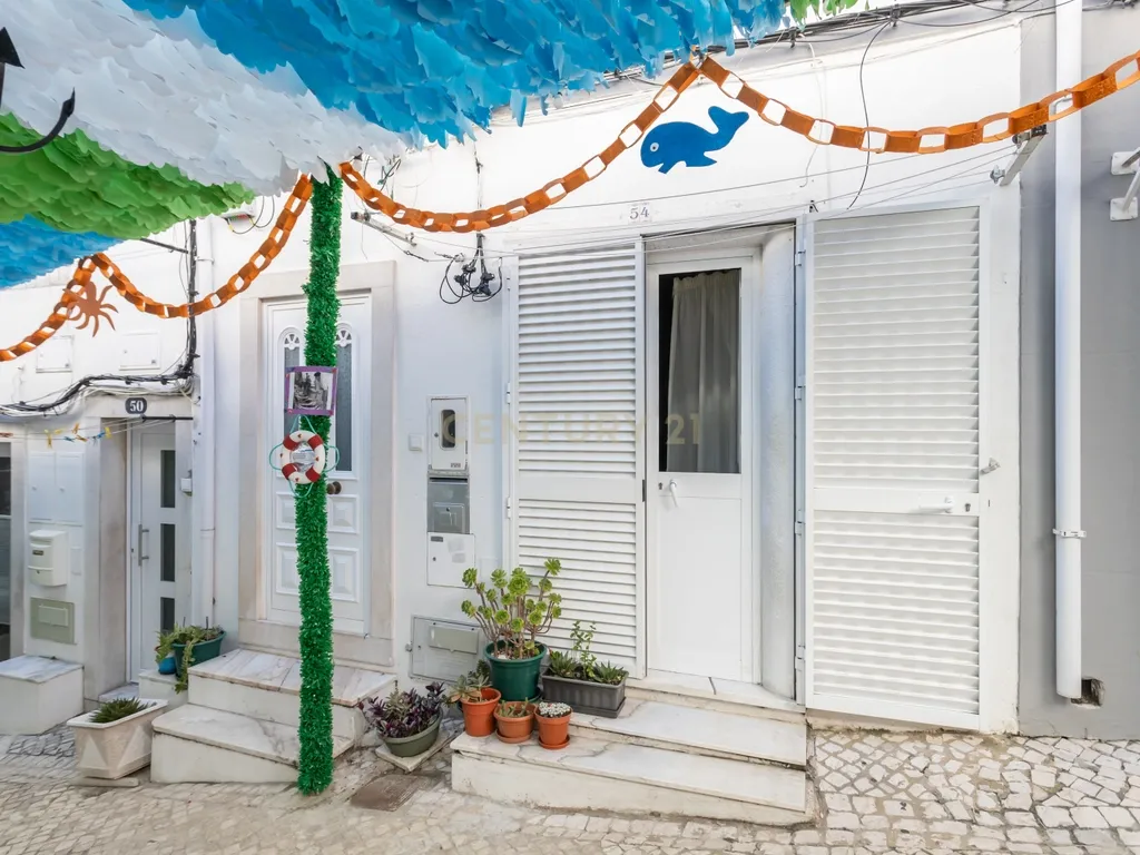 Apartamento T2 no centro de Sesimbra, a poucos passos da praia - Image 2