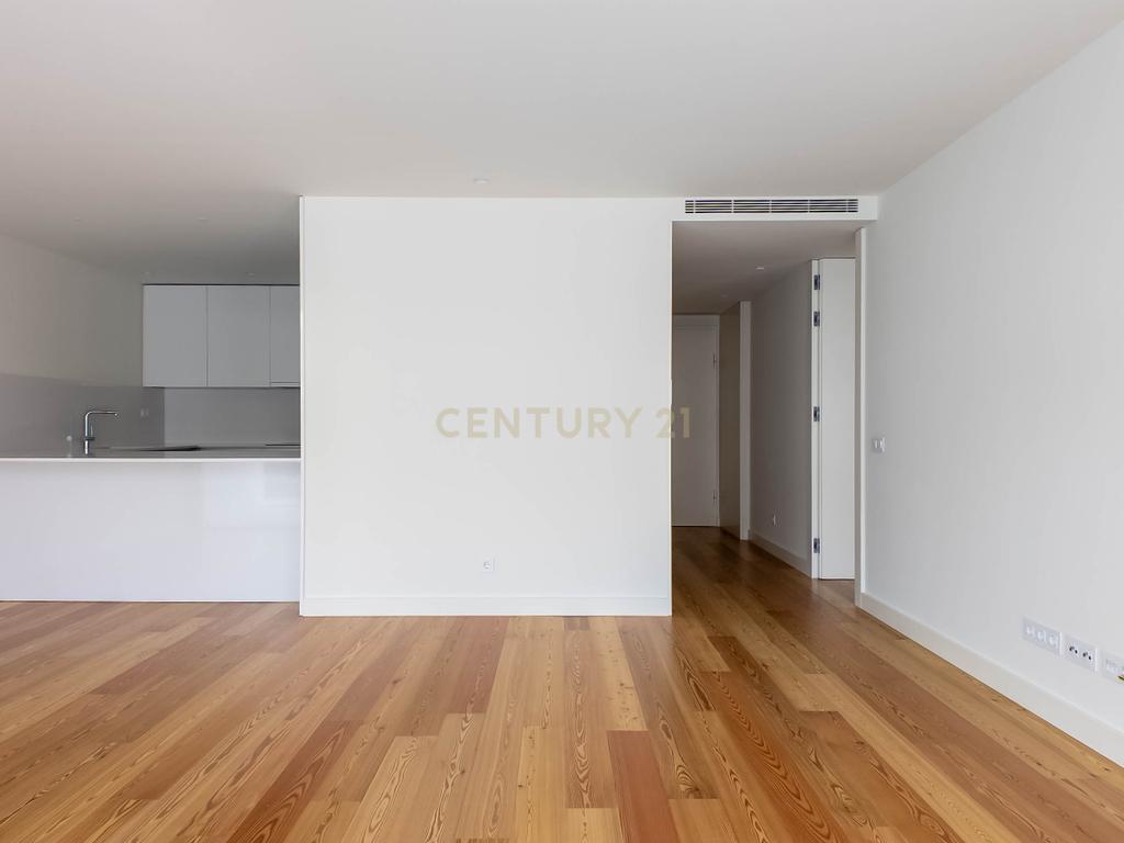 Apartamento T2 Novo nos Jardins da Efanor para arrendamento - Image 8
