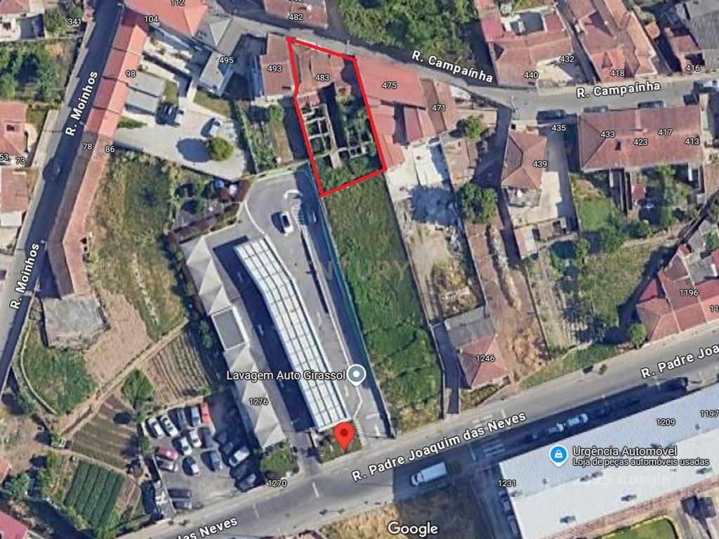 Ruína com PIP Aprovado para Edifício Multifamiliar | 4 Apartamentos com Estacionamento | Rio Tinto - Image 1