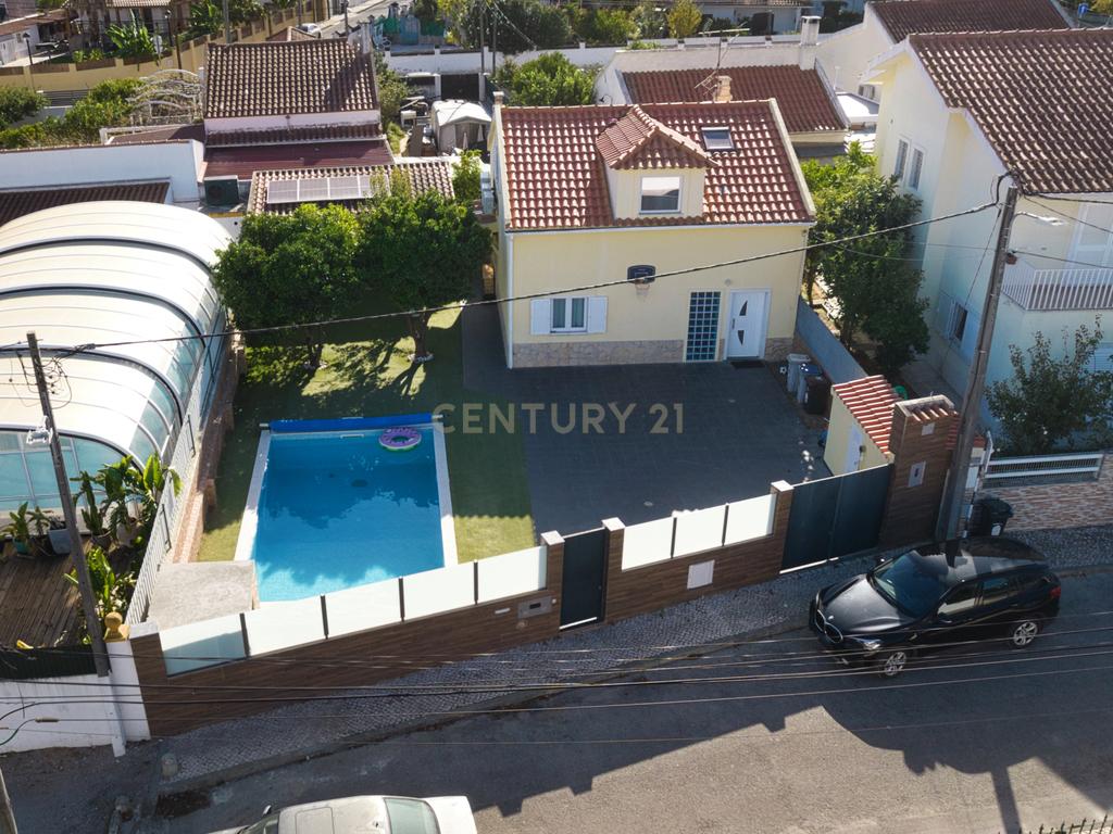 Moradia Isolada T3 com Piscina- Furo água - Aroeira - Image 39
