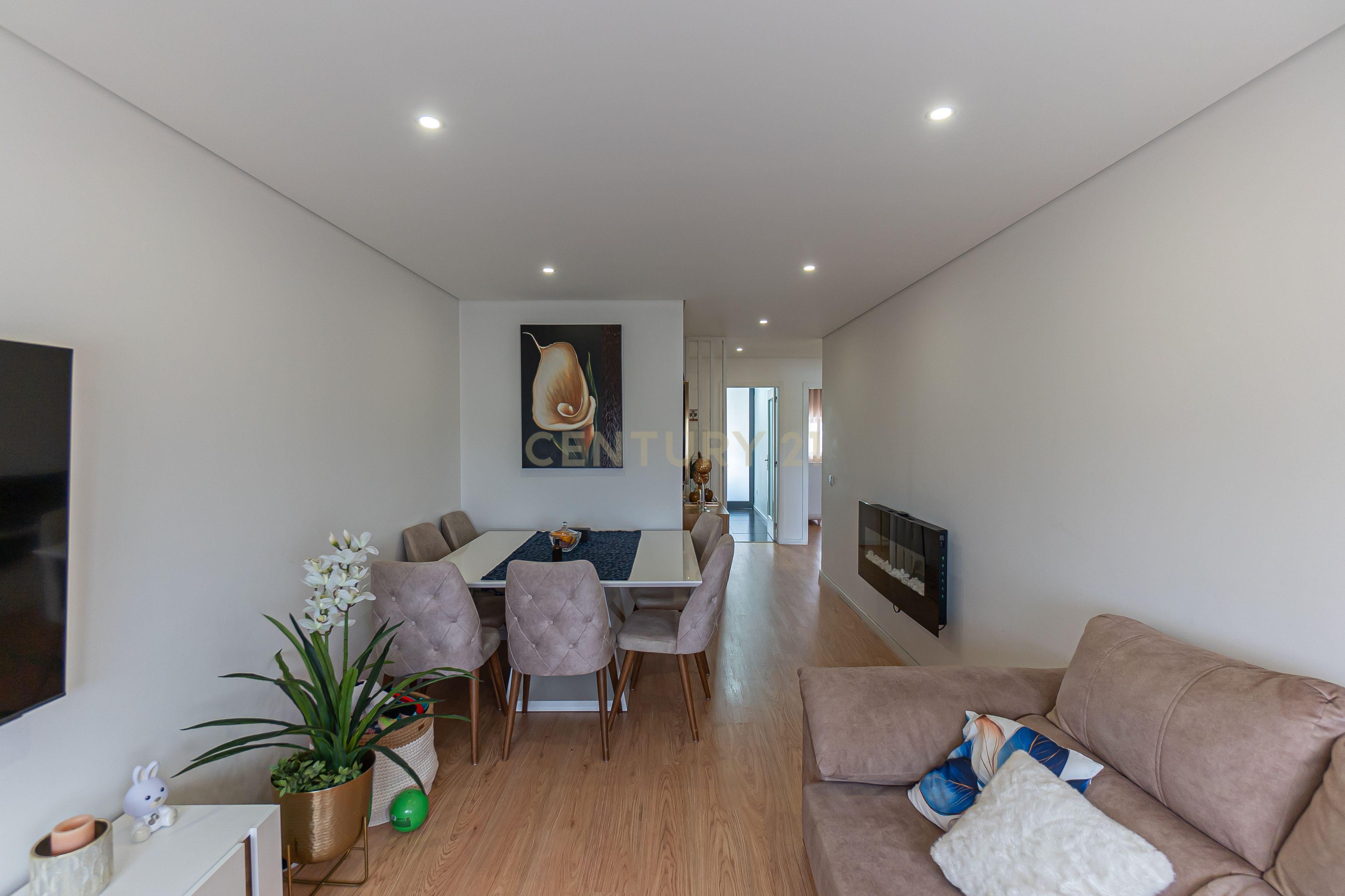 Fotografia 6 de T2 Remodelado e  Mobilado em Perafita, Matosinhos com Vista Panorâmica
