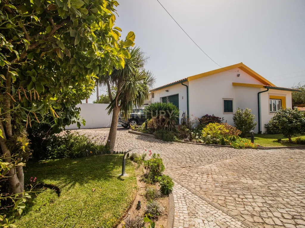Moradia térrea T3+T0 com piscina, garagem e terreno com 2.257 m², no Ervedal, em Quiaios - Image 5