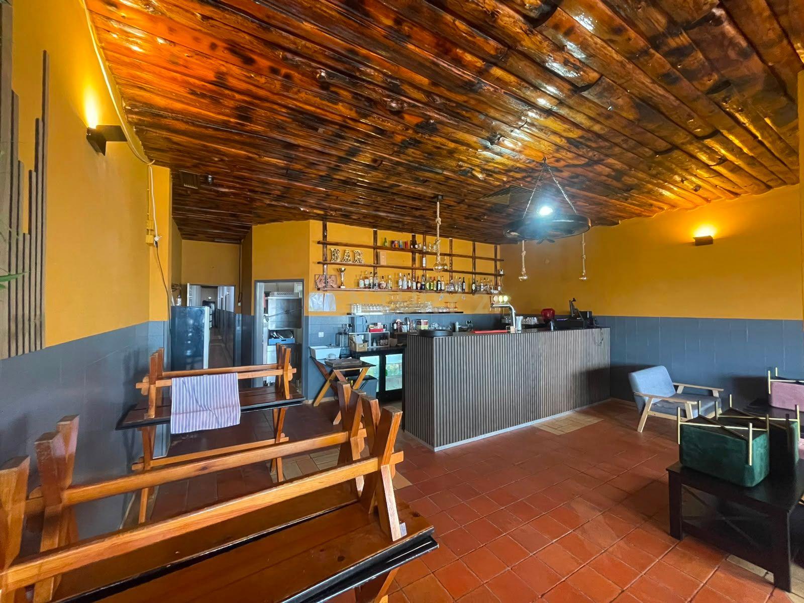 Fotografia 12 de Oportunidade de Negócio — Bar/Restaurante no Centro de Santa Cruz das Flores