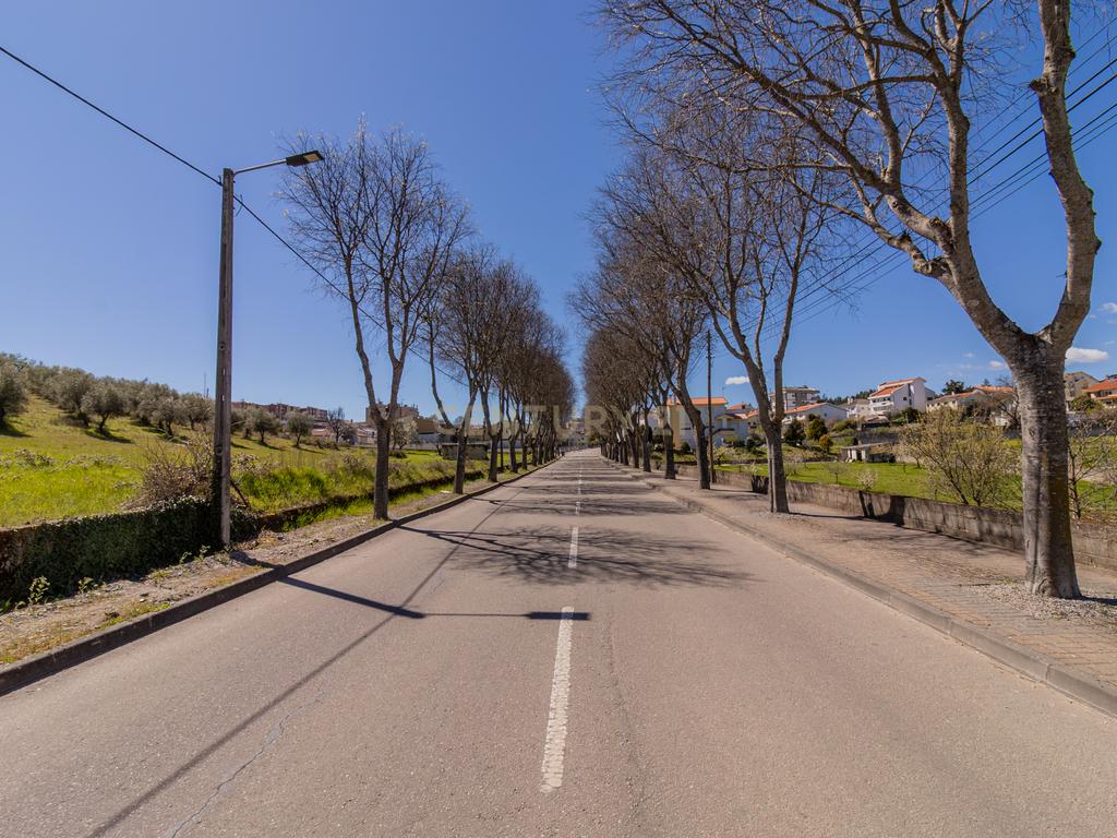 Moradia Bifamiliar + Anexo com #TERRENO -#CENTRO DE BRAGANÇA - Image 33