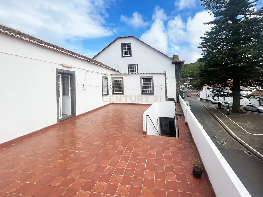 Casa Espetacular na Ilha Graciosa no Centro da Vila - Image 11