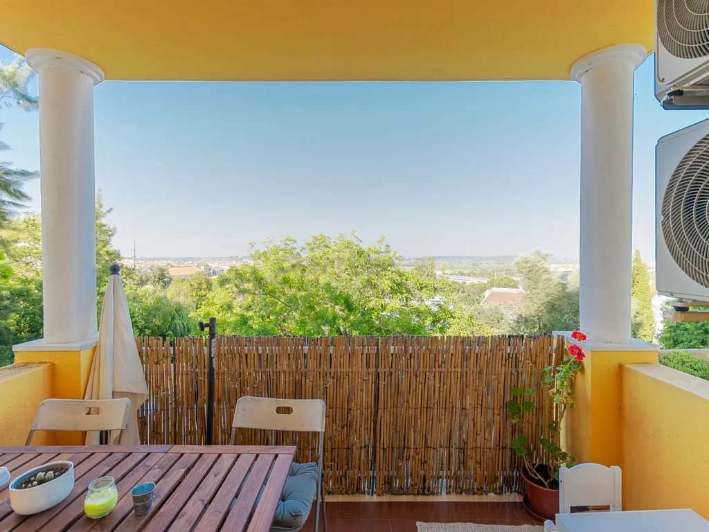 Apartamento T3 Remodelado na Horta dos Vimes - Viva com Conforto e Qualidade em Alenquer. - Image 14