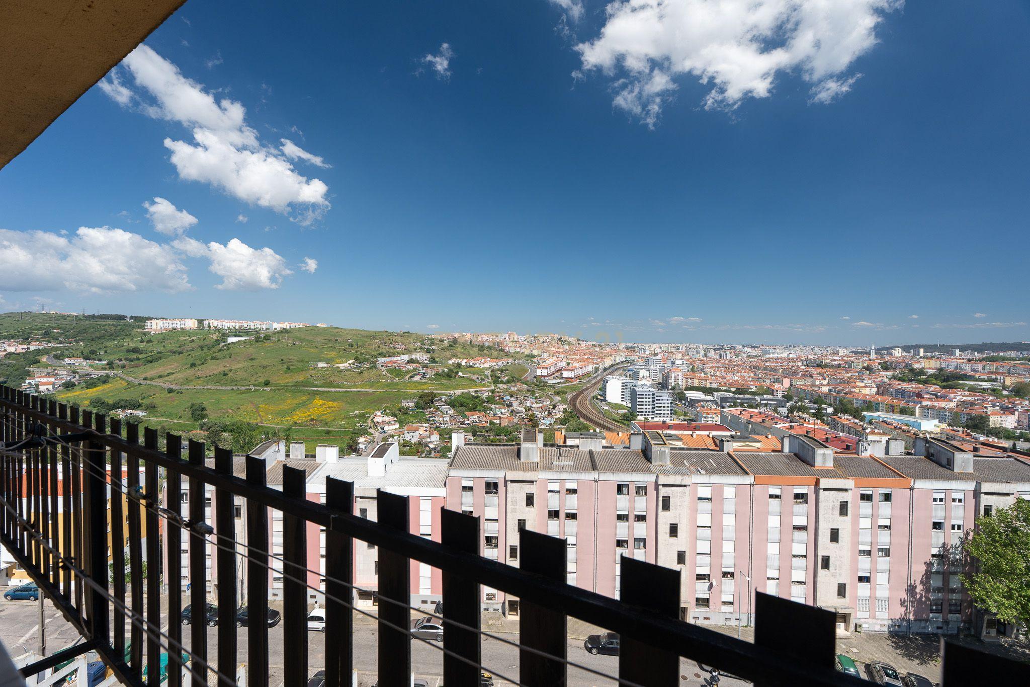 **Fantástico apartamento T4 com arrecadação*** - Image 9