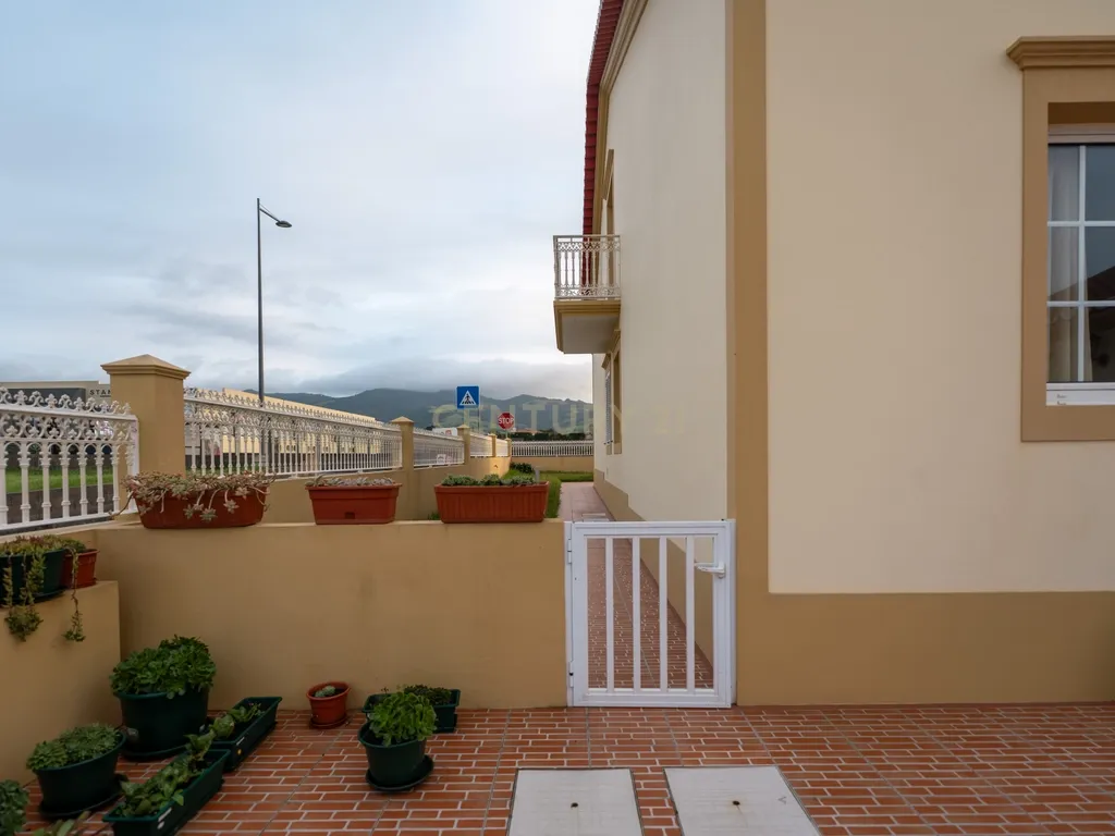 Moradia T4 na Ribeira Seca — Localização Privilegiada na Ribeira Grande - Image 9