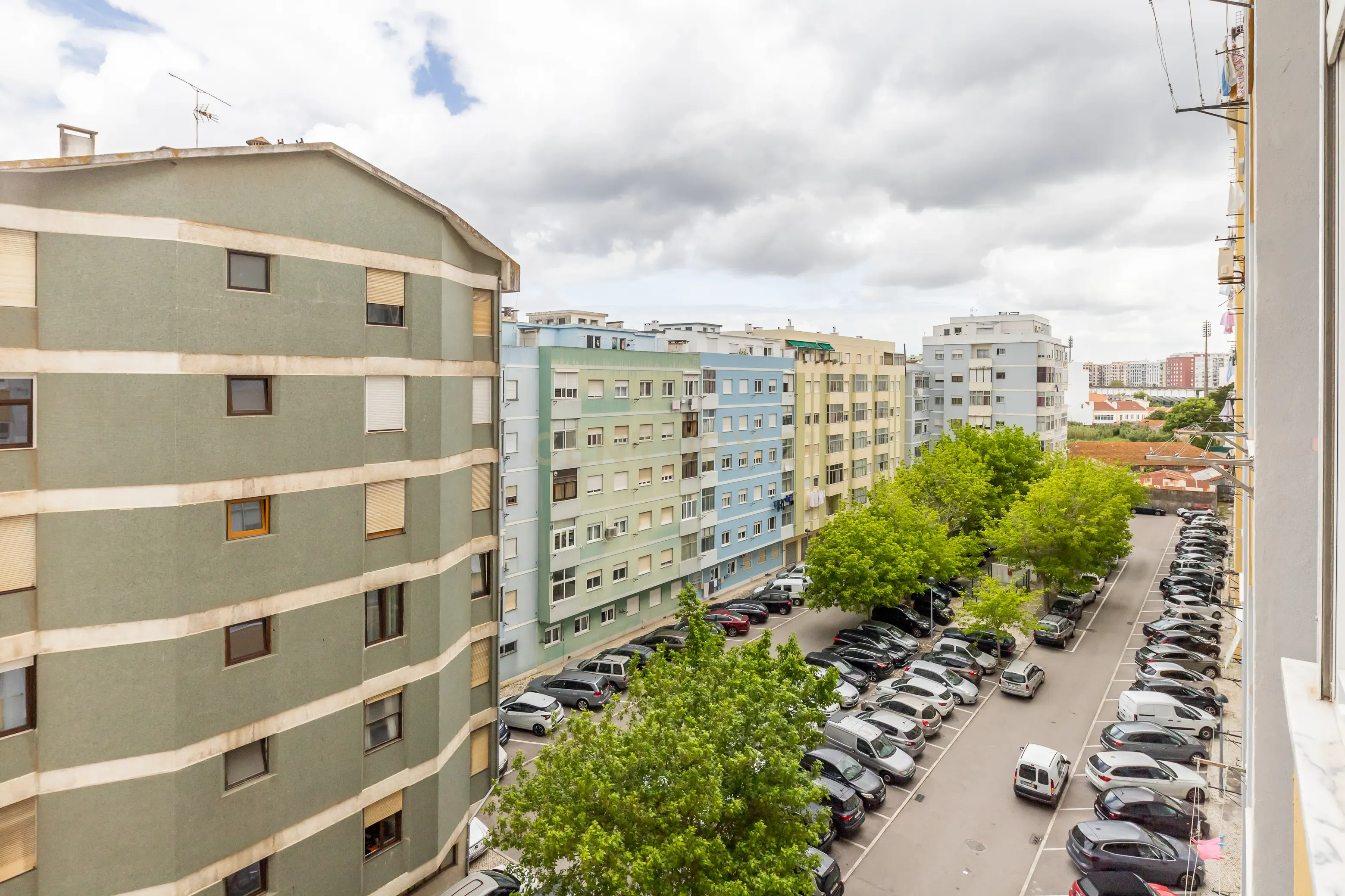 Apartamento T4 convertido em T3 - Totalmente Renovado com Materiais Premium no Centro de Setúbal - Image 22