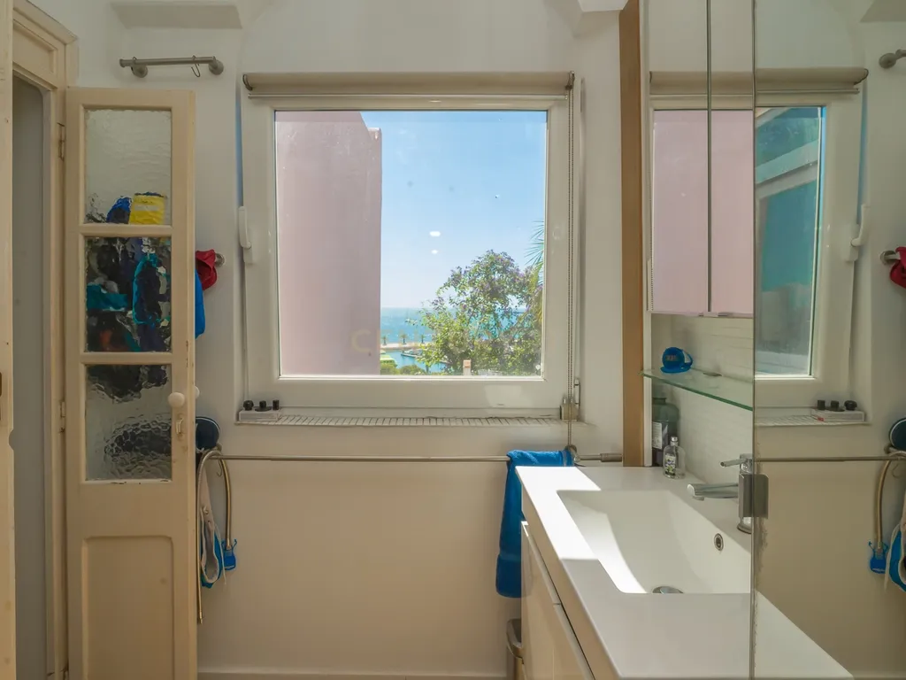 Apartamento com charme em Setúbal com uma vista soberba para o rio e terraço - Image 25
