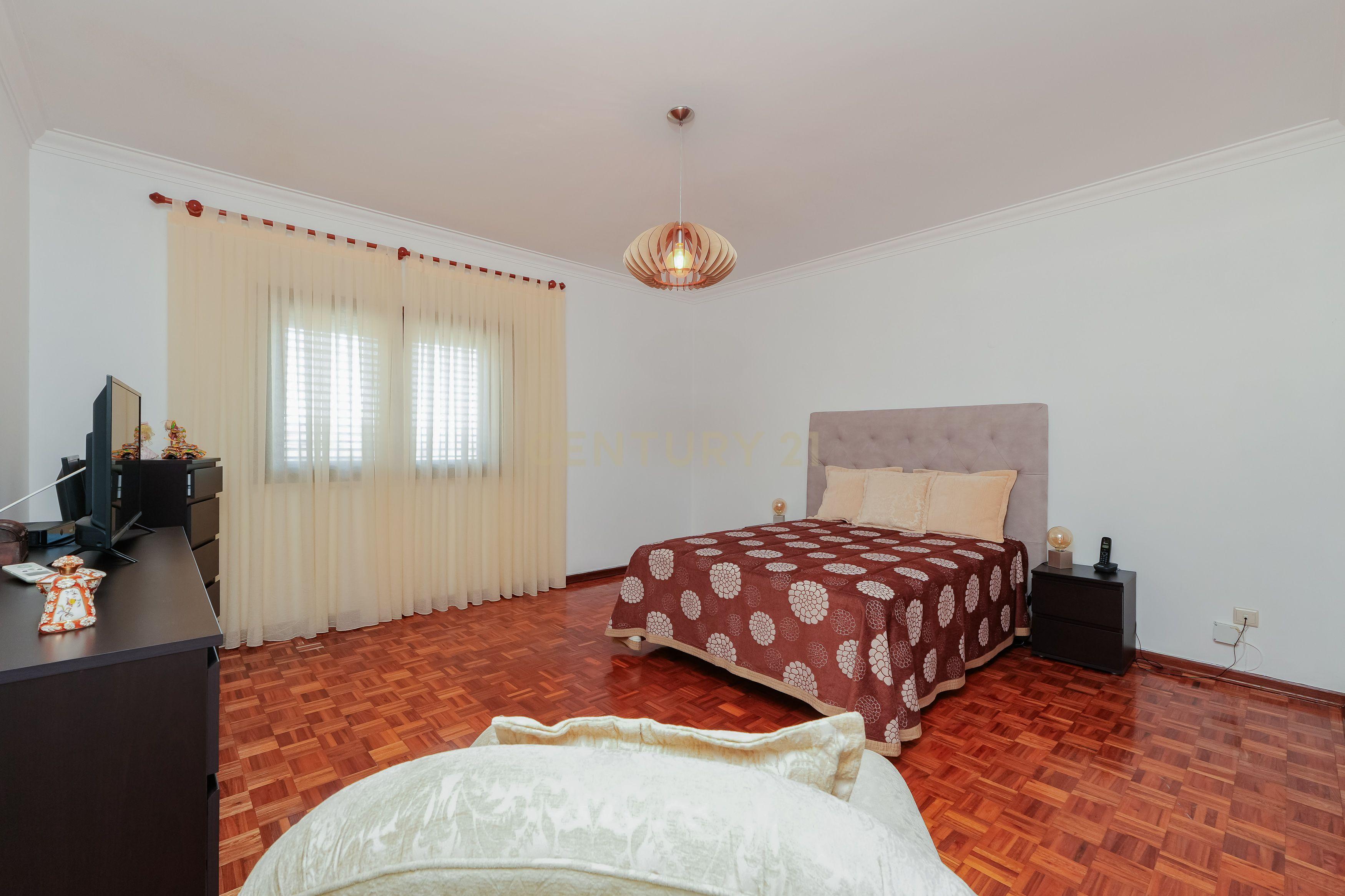 Oportunidade, moradia com piscina e vista panorâmica na Agualva.  - Image 15