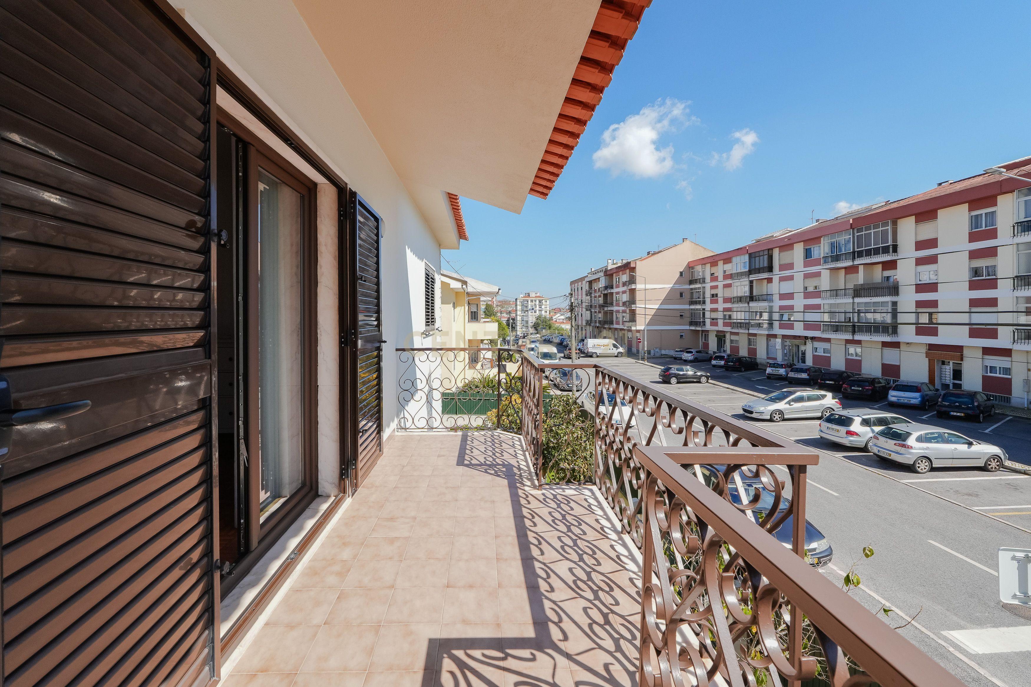 Oportunidade, moradia com piscina e vista panorâmica na Agualva.  - Image 22
