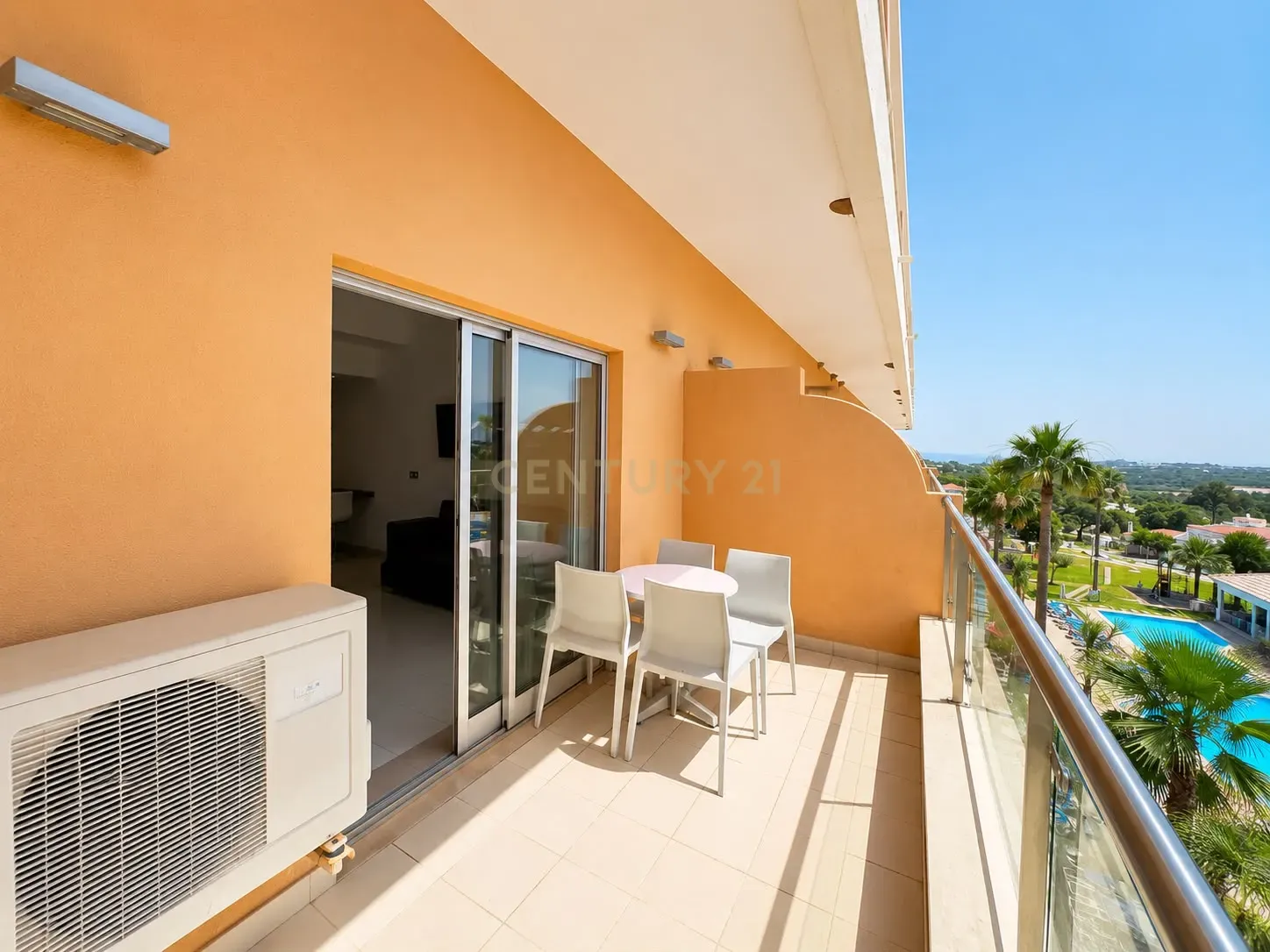 Fotografia 11 de Apartamento T1 com Vista Mar em Localização Privilegiada