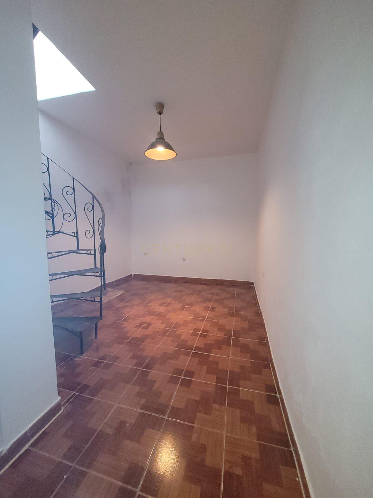 Moradia T2 em Vialonga - Image 5