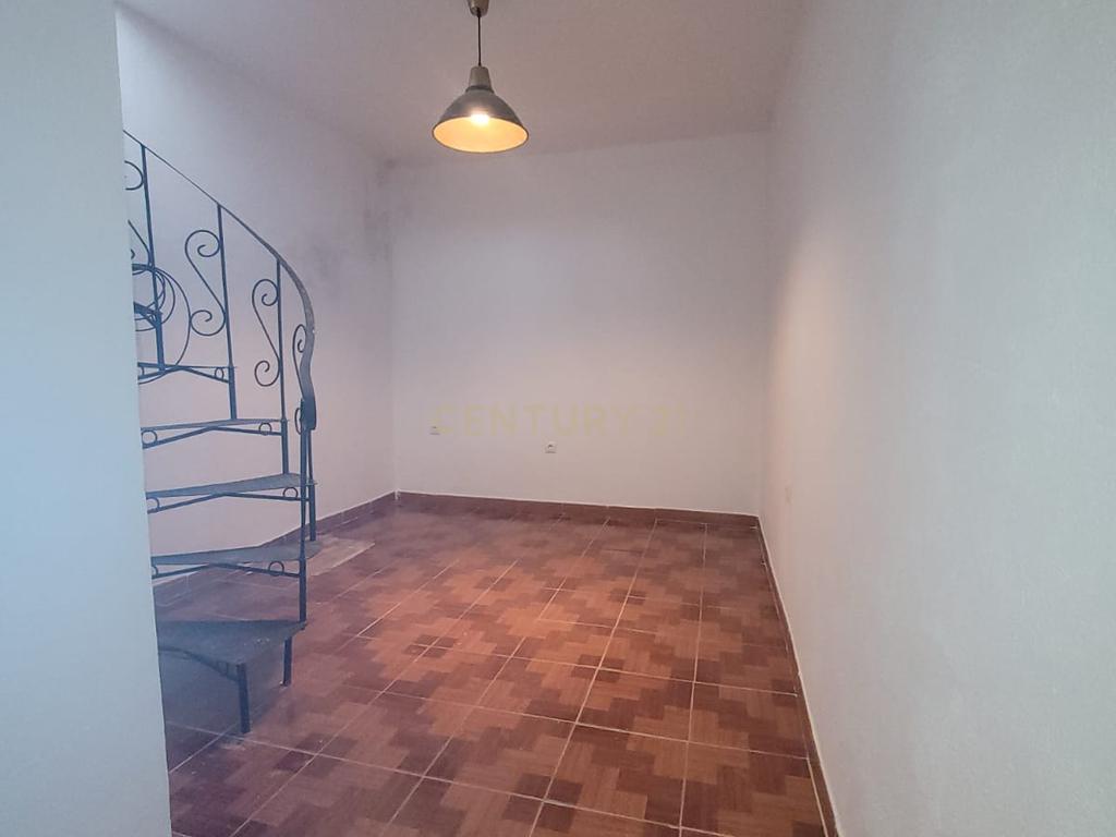 Moradia T2 em Vialonga - Image 5