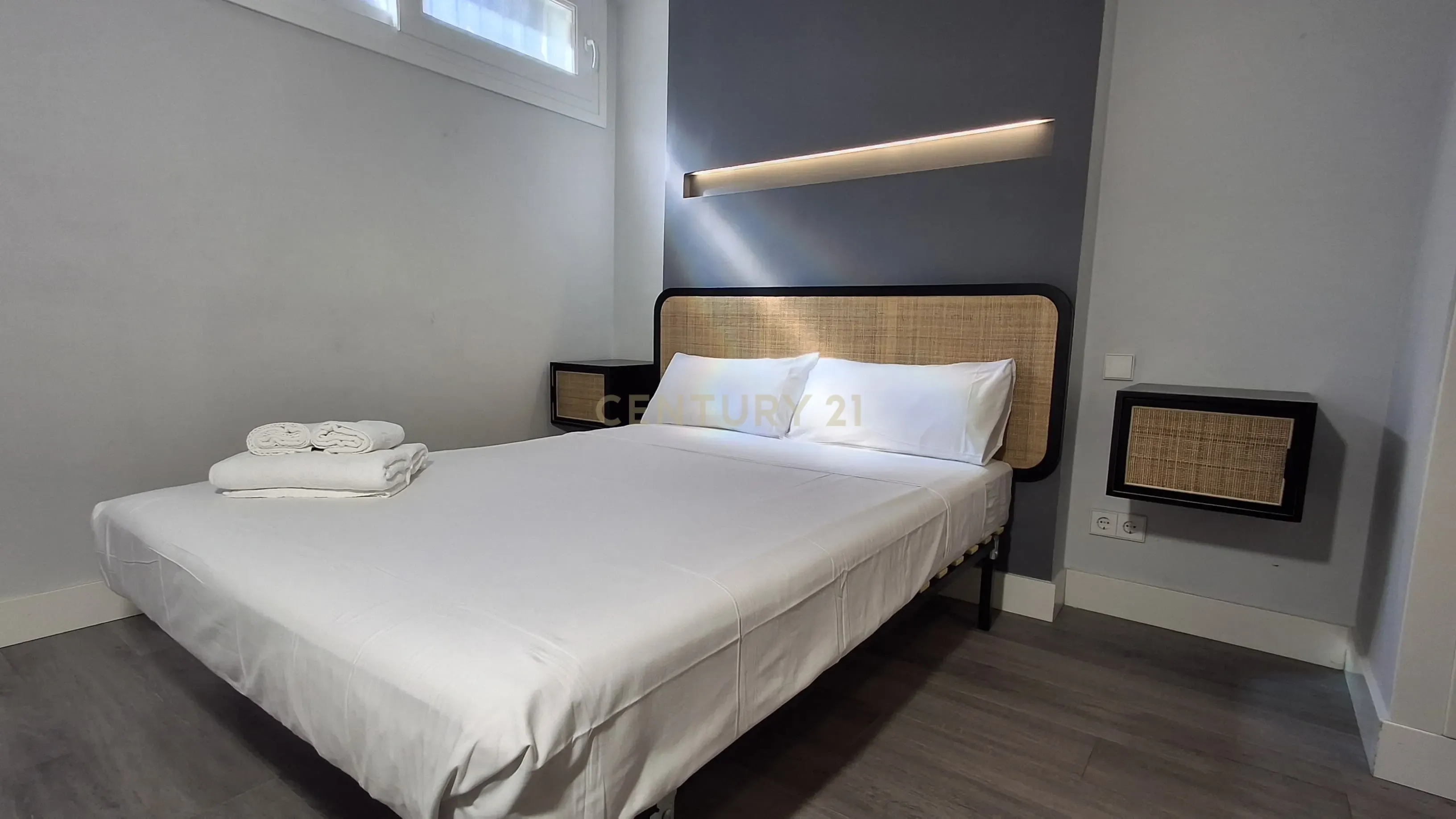 Oportunidade de Investimento em Arturo Soria! Loft Dividido em 2 Unidades Independentes – Flexibilidade, Rentabilidade e Estilo - Image 1
