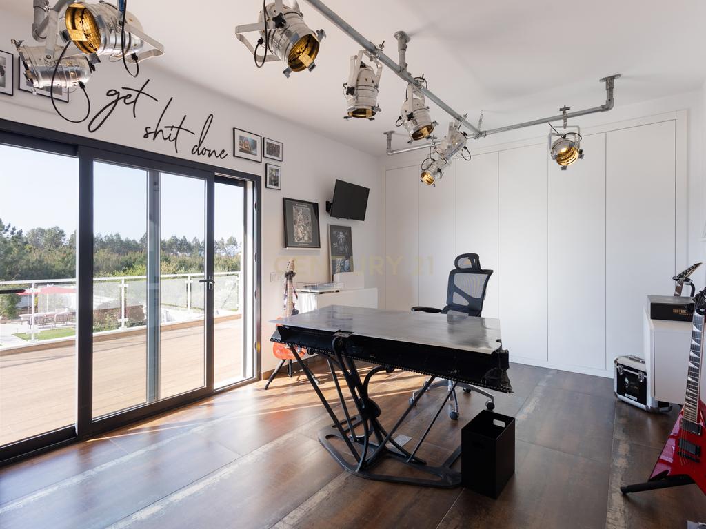 Moradia ultramoderna com 3 quartos: Vida sustentável na Costa da Prata - Image 33