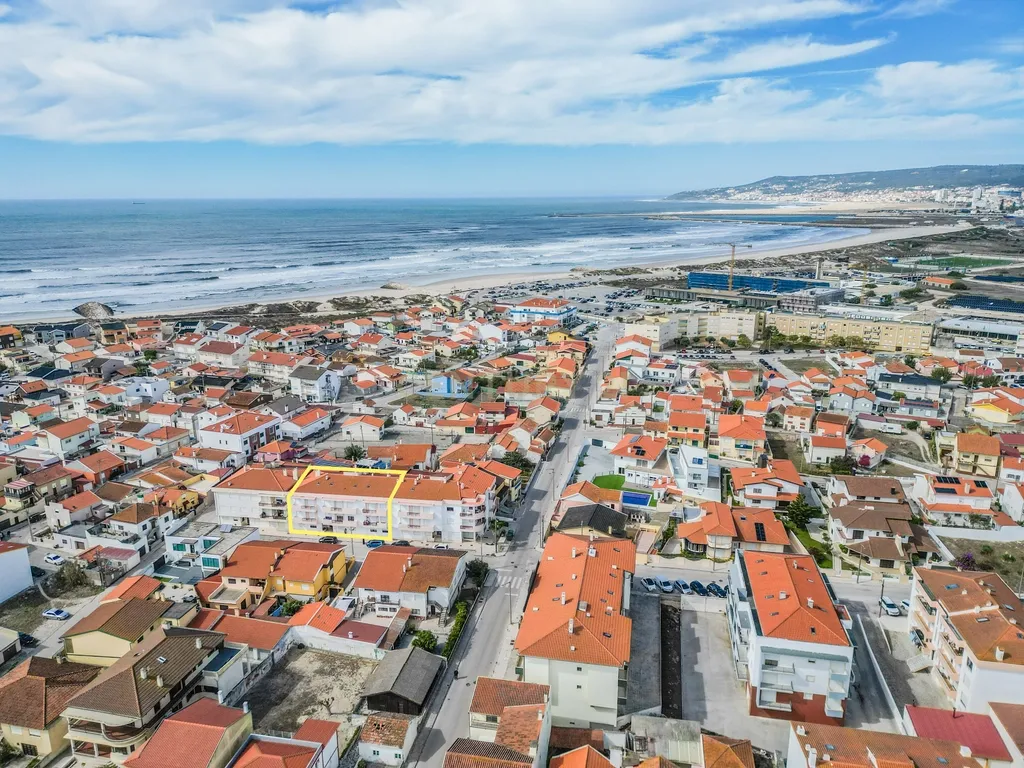 Apartamento T3 com terraço e garagem para 2 Carros, a 350 metros da Praia, São Pedro, Figueira da Foz - Image 7