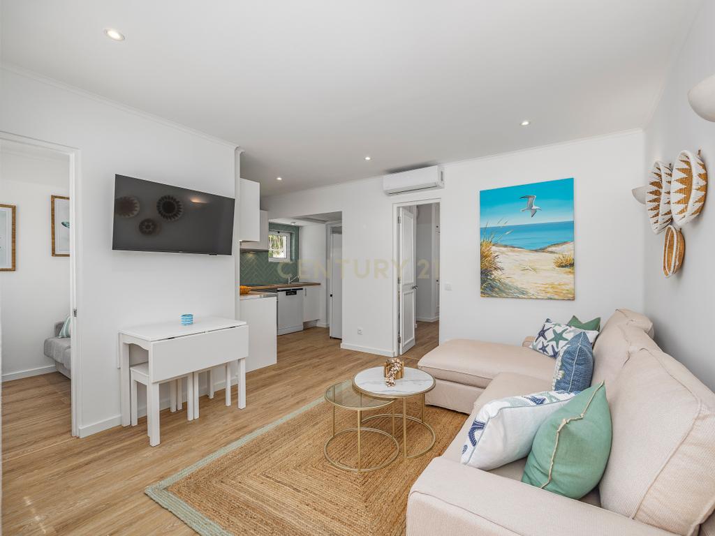 Apartamento Renovado T1 em Quarteira, Loulé - Oportunidade Única! - Image 5