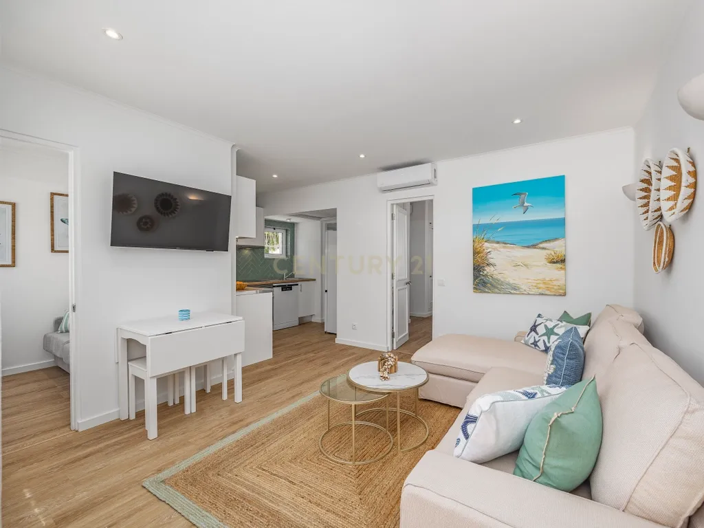 Apartamento Renovado T1 em Quarteira, Loulé - Oportunidade Única! - Image 5