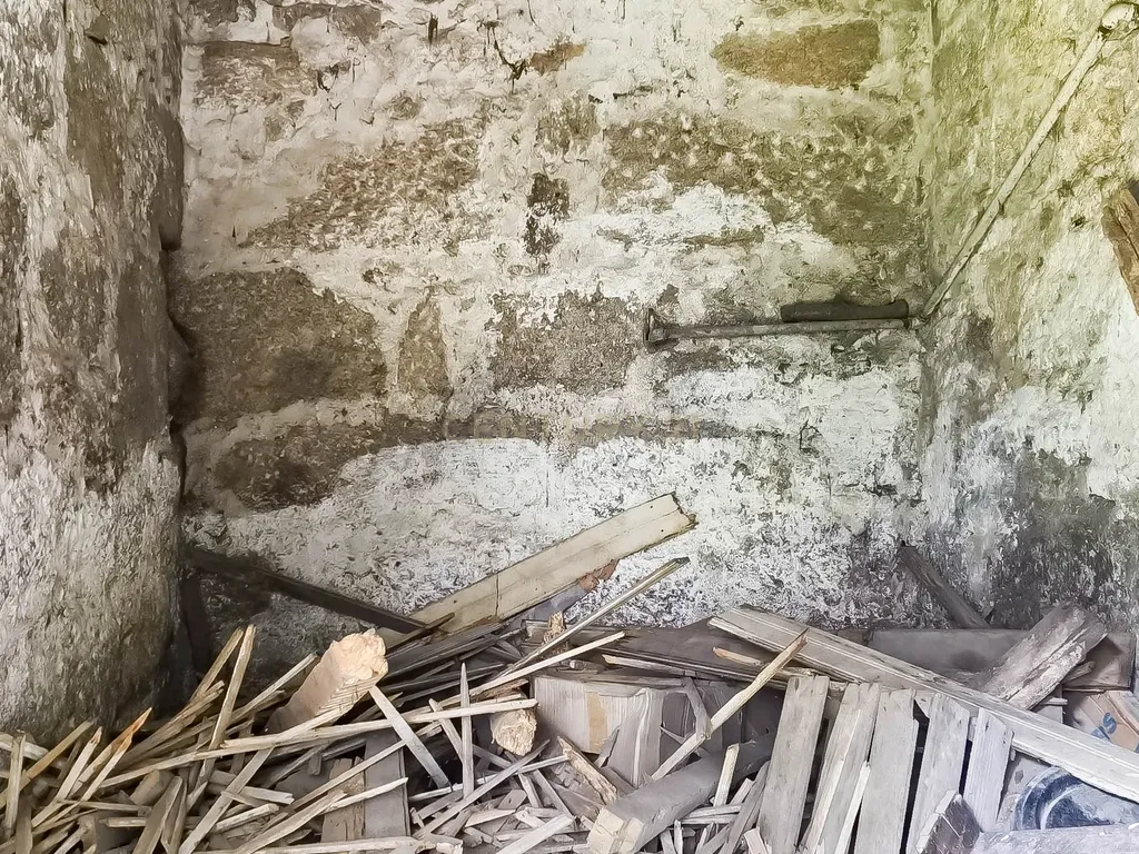 Prédio para reabilitação com terreno e viabilidade para construção na Venda Nova, em Rio Tinto - Image 31