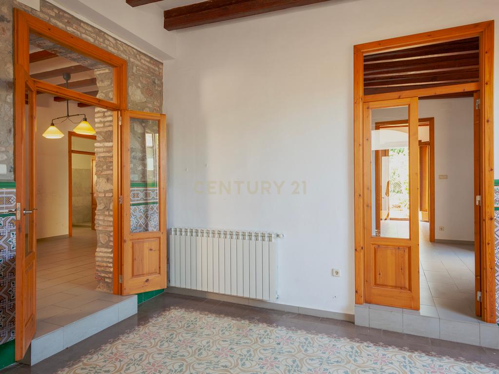 Encanto modernista no rés do chão com jardim – La Garriga - Image 4