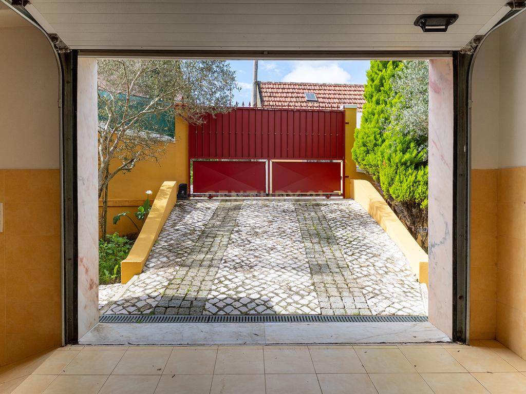 Fabulosa Moradia em Gaveto com Jardim - Image 59